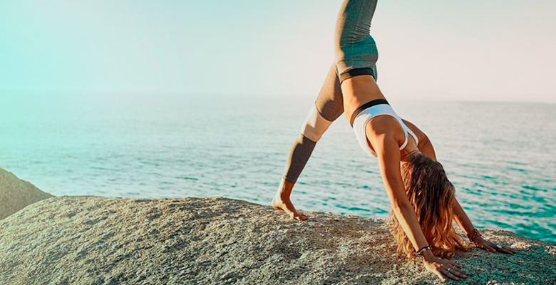 YOGA                                           La Ciencia del Yoga